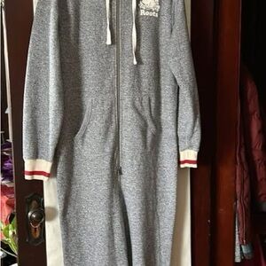 Man’s Roots Cabin onesie pajamas size medium fit large, salt & pepper